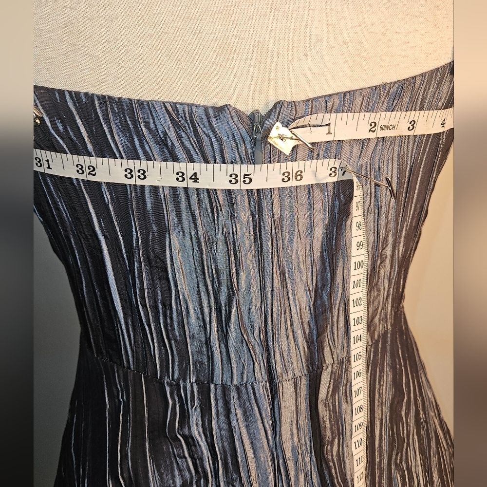 Elegant Black Cocktail Dress - Picture 4 of 9